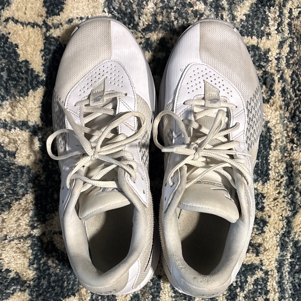 Nike G.T. Cut Academy size M 10